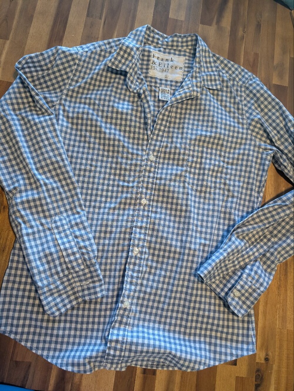 Frank and Eileen "Barry" Shirt, EUC, Size L